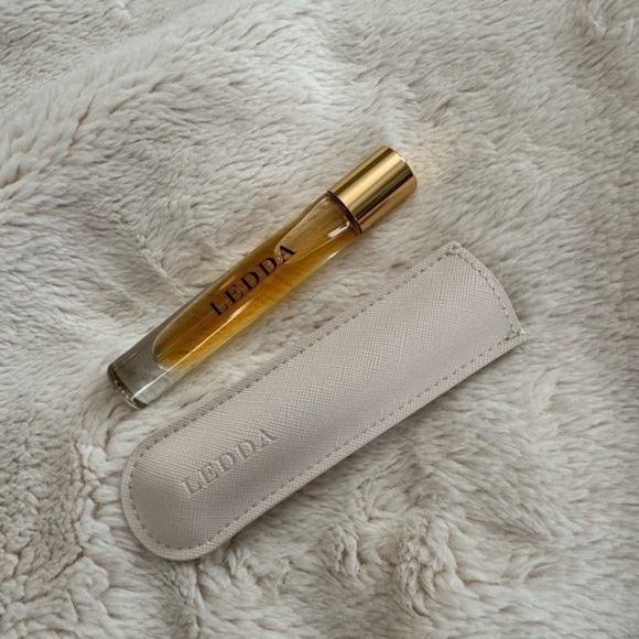 ledda Other - ledda 18 vanilla nera travel perfume